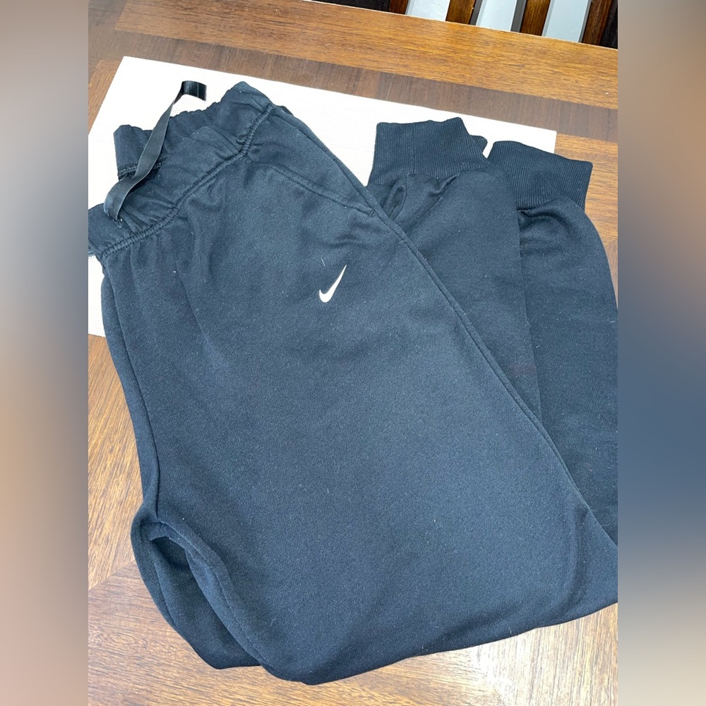 Nike Women’s Medium Black Joggers Sweatpants Athletic Drawstring